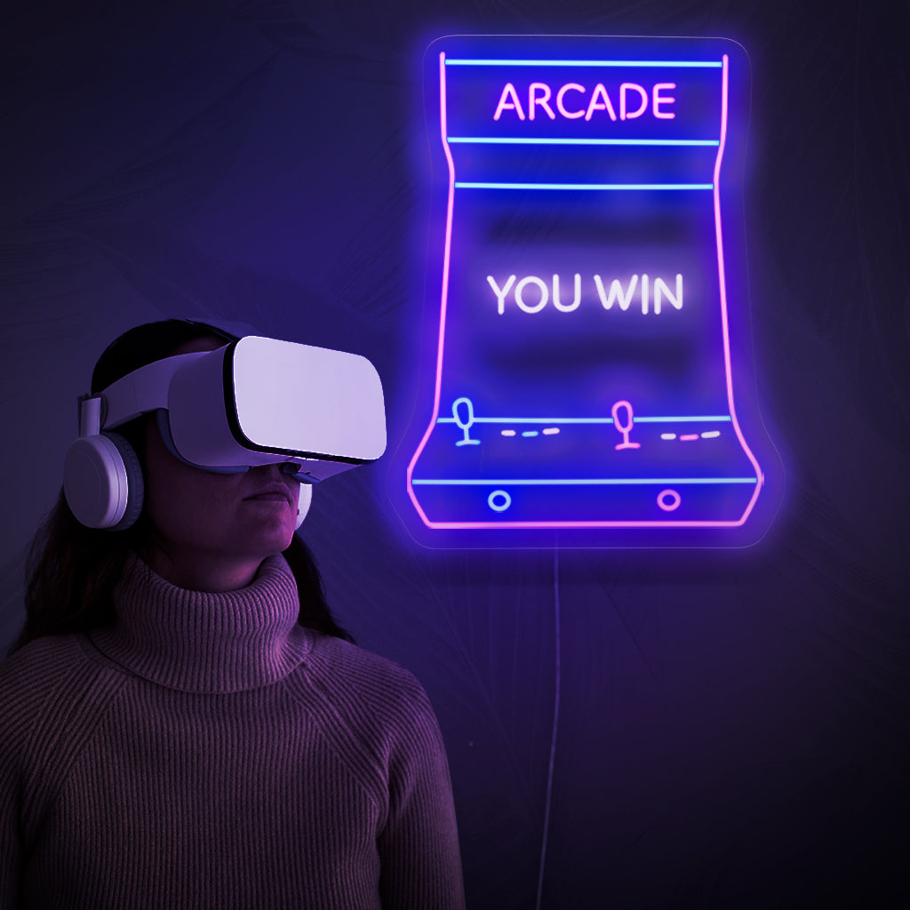 Um letreiro de neon iluminado com a palavra "Arcade", evocando uma sensação de jogo retrô e adicionando um toque de charme nostálgico a qualquer espaço