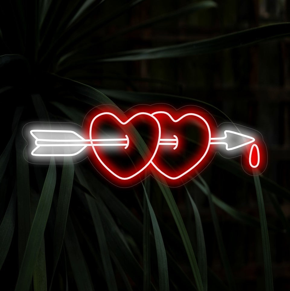 Letreiro de neon com corações em flecha - The Art Neon