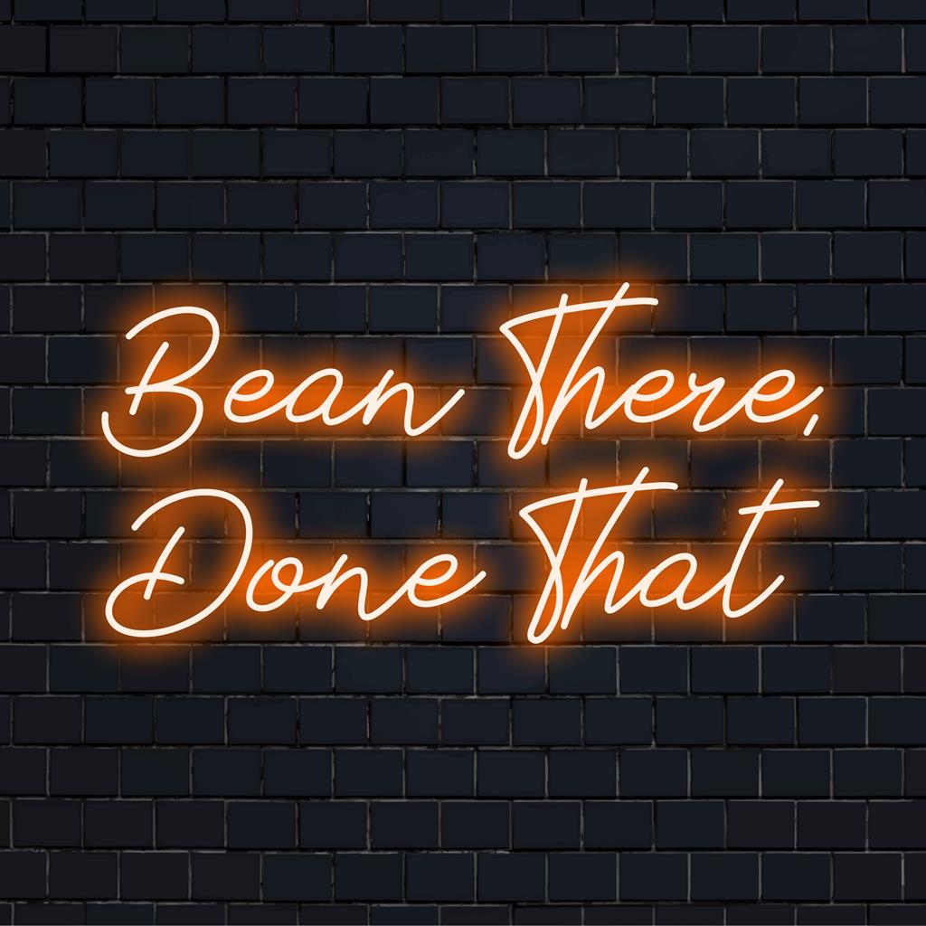 Letreiro de neon LED vibrante com os dizeres "Bean There, Done That" (Feito para beber, pronto para beber), perfeito para os amantes de café. Arte com citações em neon para cafés ou decoração de casa.