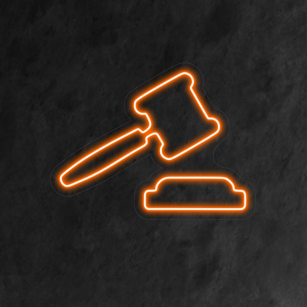 "Placa de néon do Martelo da Justiça" - Irradiando autoridade e vibrações legais, perfeita para escritórios de advocacia e espaços jurídicos, simbolizando a busca pela justiça.