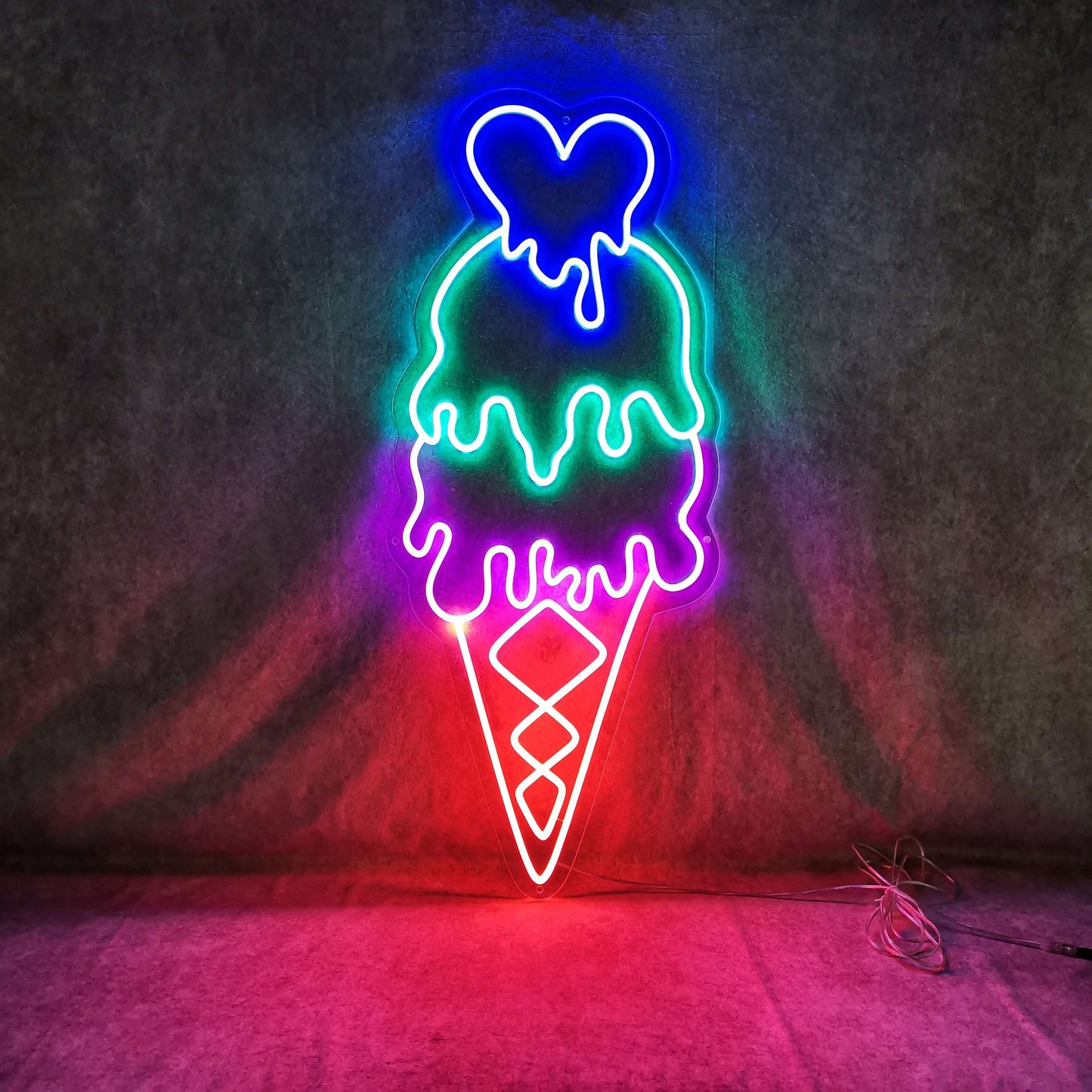 Letreiro de neon para sorvetes - The Art Neon