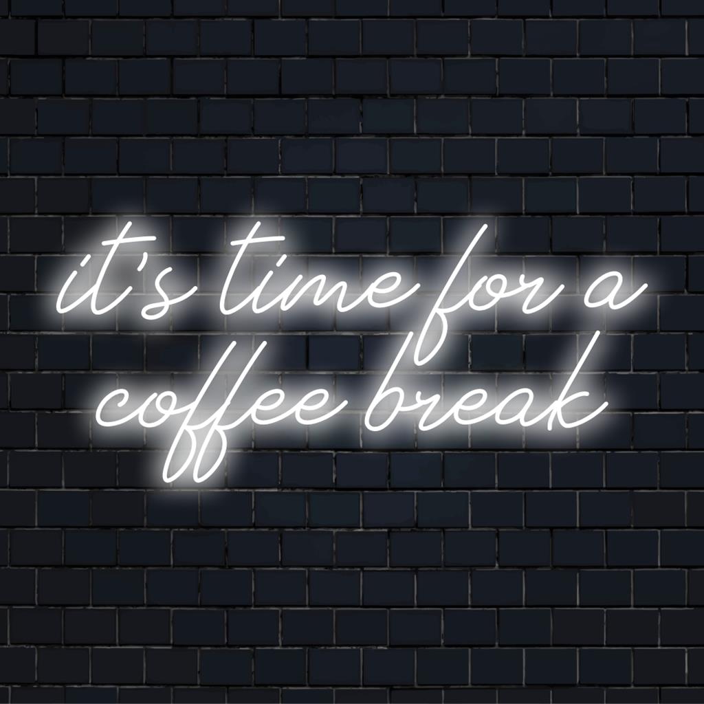 Placa de LED neon personalizada com os dizeres "É hora de um café", ideal para decoração de cafeterias, adicionando um brilho acolhedor e convidativo.