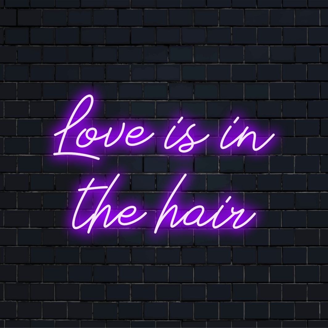 Placa de LED neon "Love Is In The Hair" com estilo; perfeita para adicionar um toque vibrante ao seu espaço com decoração neon personalizada.