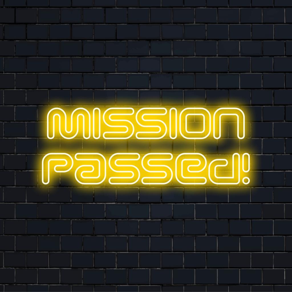 Missão personalizada cumprida! Placa de LED neon, com cores vibrantes e estilo único; ideal para decoração com luz neon.