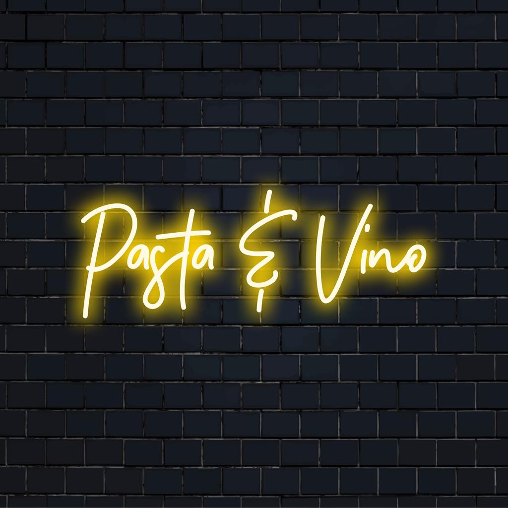 Placa de neon LED personalizada com texto Pasta And Vino, ideal para dar um toque especial à decoração da cozinha ou do restaurante.