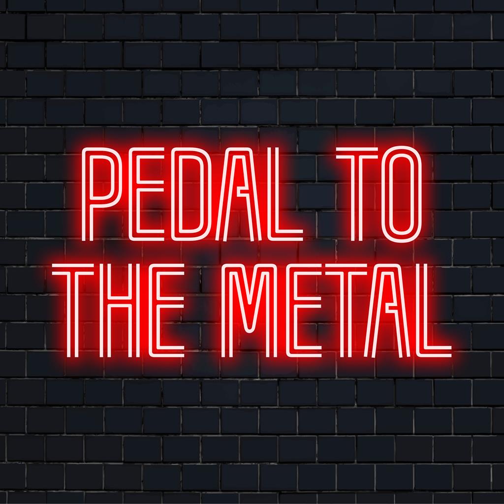 Letreiro de LED neon vibrante feito sob medida, intitulado Pedal To The Metal; perfeito para decoração animada, combinando arte e iluminação.