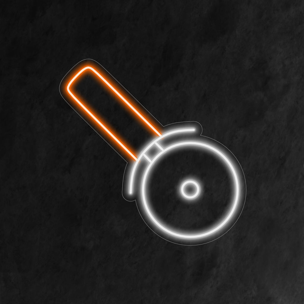 "Placa de neon com roda de corte de pizza" é um toque culinário peculiar, perfeito para espaços que apreciam a arte de fazer pizza. Ilumine com o toque de um apaixonado por pizza!