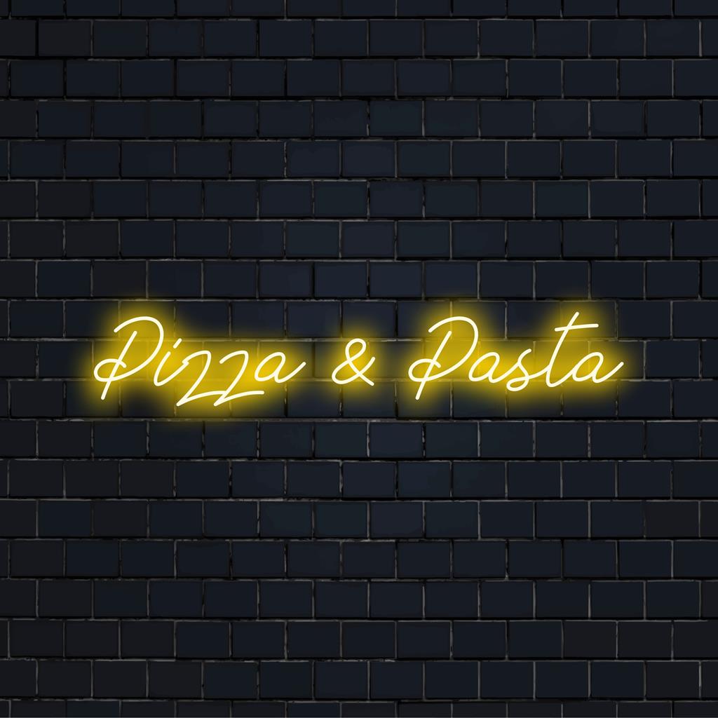 Letreiro de neon vibrante representando uma fatia de pizza cruzada e um garfo de macarrão, design de LED personalizado perfeito para decoração de amantes da gastronomia.