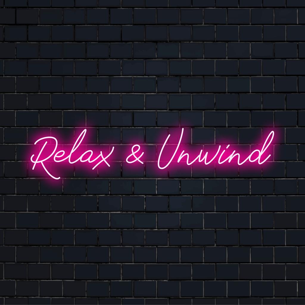 Letreiro de neon LED personalizado com a frase "Relaxe e Descontraia"; perfeito para criar um ambiente tranquilo. Decoração com luzes neon.