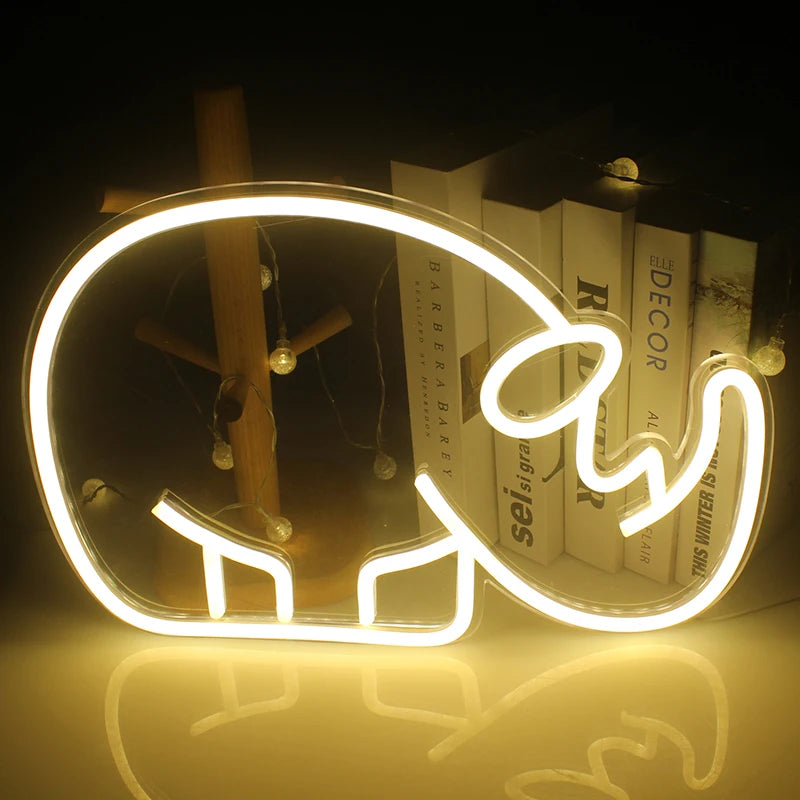 Um letreiro de LED neon vibrante no formato de um rinoceronte, brilhando em tons de branco brilhante e azul suave.