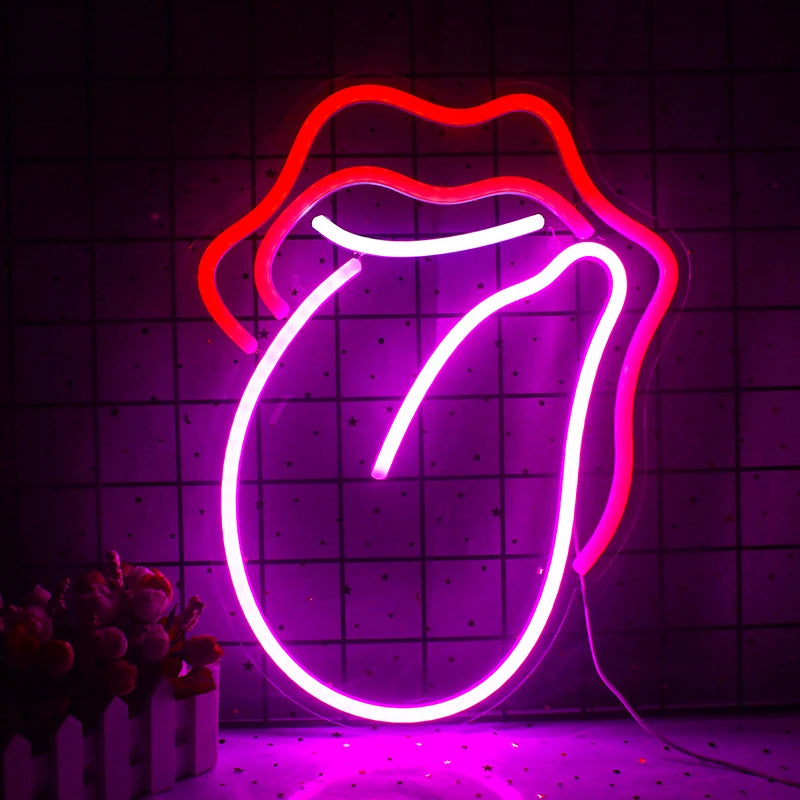 A imagem apresenta um letreiro de LED neon vibrante no formato de um par de lábios atraentes com um design ousado e divertido.