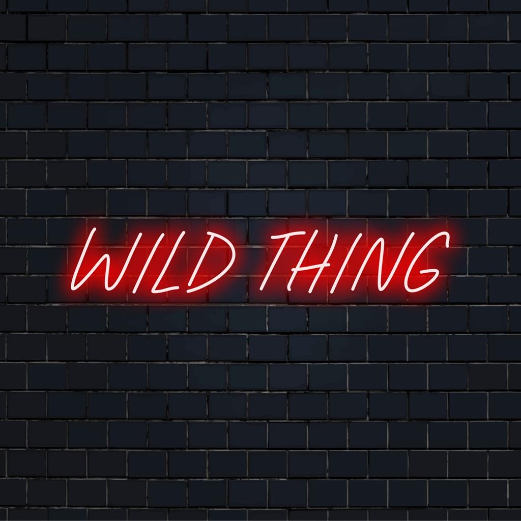 Letreiro de LED neon vibrante e personalizado "Wild Thing" que ilumina uma estética viva, ideal para decoração ou arte de parede exclusiva.