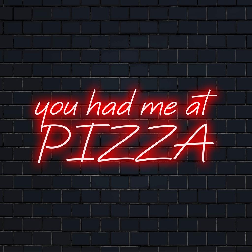 Placa de LED neon personalizada: Você me conquistou na pizza em cores neon vibrantes, perfeita para dar um toque divertido a qualquer espaço.