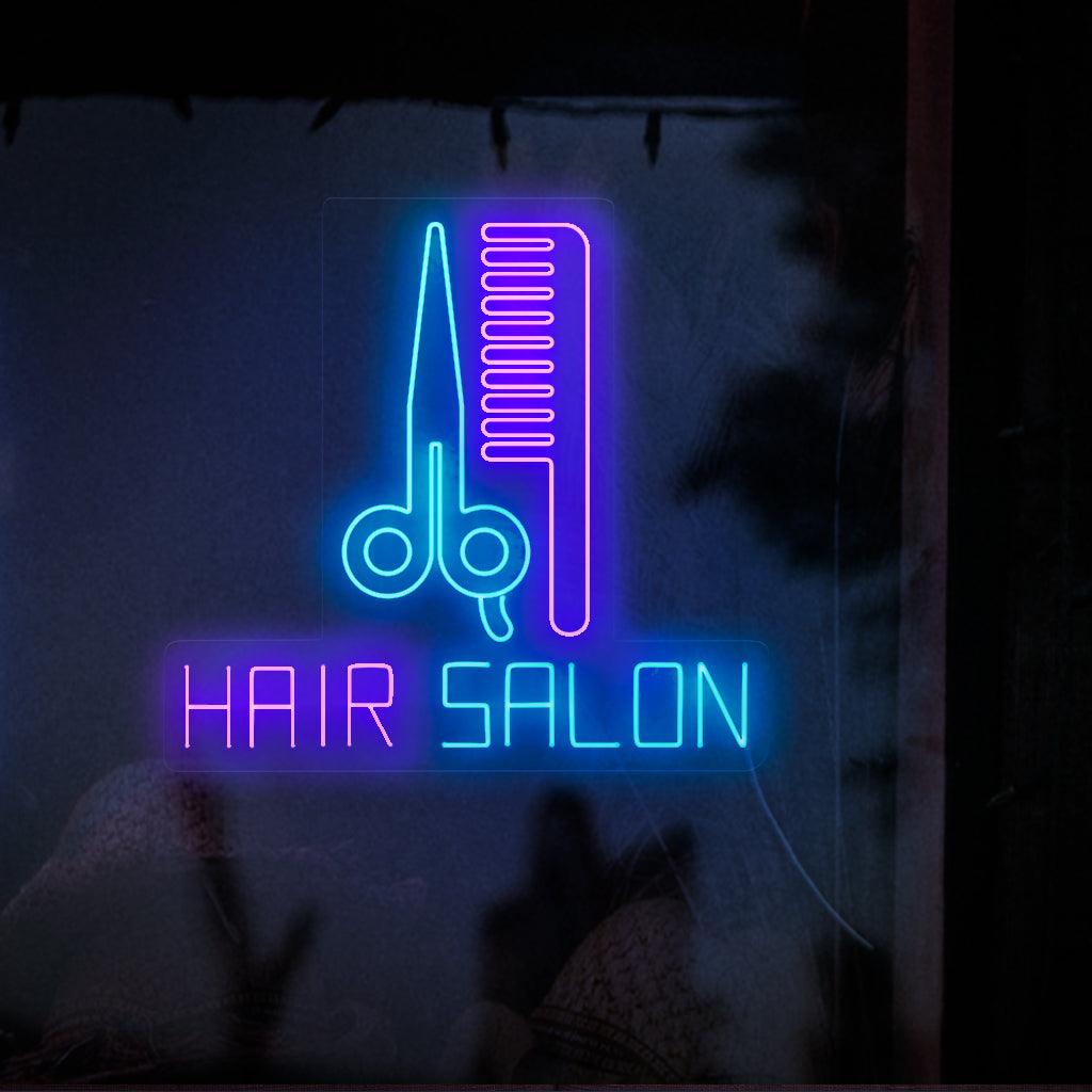Um letreiro de neon elegante e estiloso com uma tesoura e um pente, com as palavras "Salão de Cabeleireiro" iluminadas com luzes de neon vibrantes.
