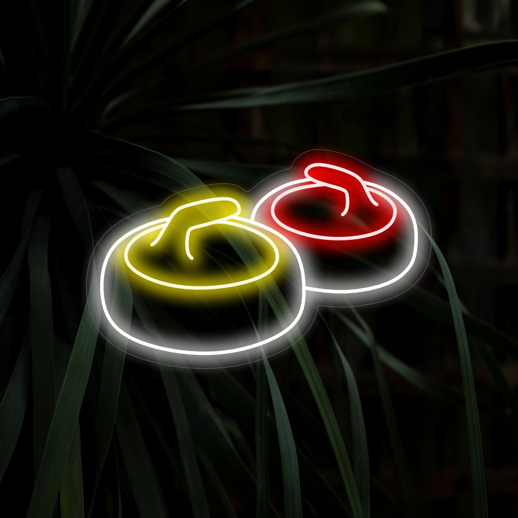 "Placa de neon do curling rock" ��� Uma luz neon esportiva e dinâmica que exibe o icônico curling rock, infundindo seu espaço com vibração e um ambiente competitivo.