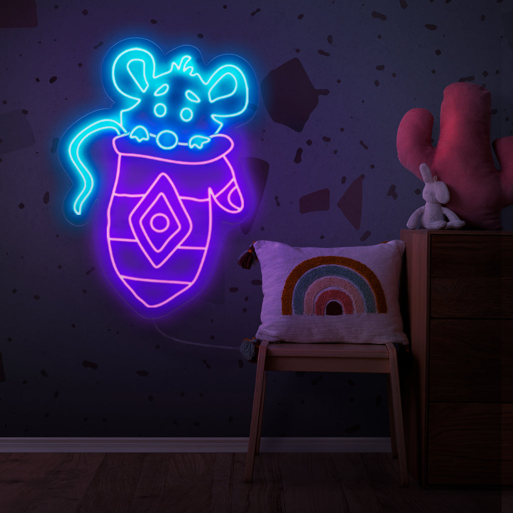 Placa de neon "Ratinho fofo em uma luva" traz calor e charme ao seu ambiente de inverno, uma escolha de decoração encantadora.