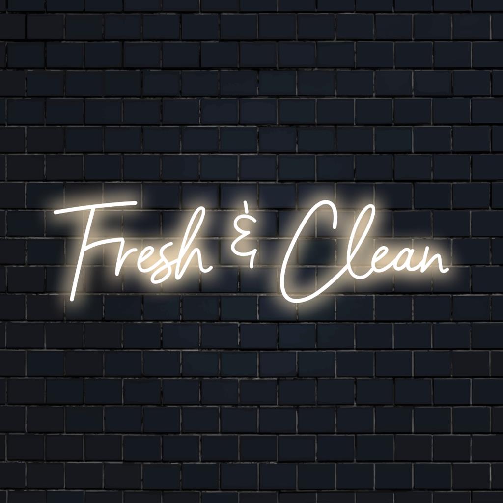 Placa de LED neon personalizada com design vibrante e exclusivo; ideal para decoração moderna e ambiente personalizado.