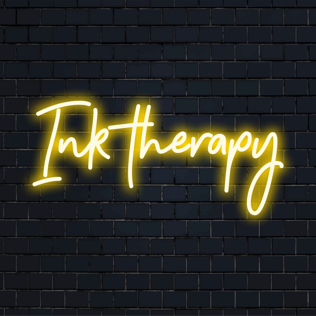 Letreiro de neon Vibrant Ink Therapy, perfeito para qualquer ambiente. Luminária LED neon personalizada que exala criatividade e arte única.