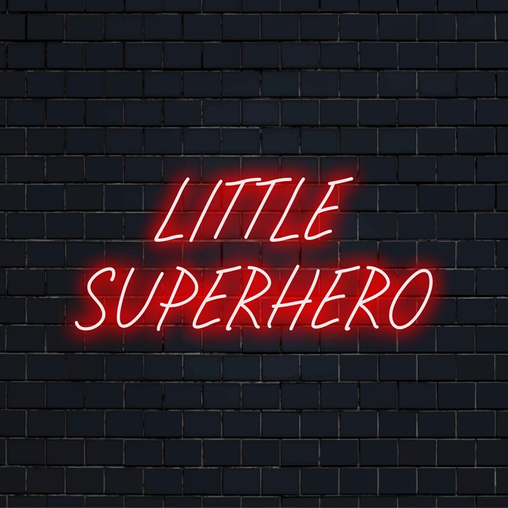 Decoração com luz neon e texto em negrito Little Superhero em LED, perfeita para dar um toque especial ao ambiente do quarto ou área de recreação infantil.