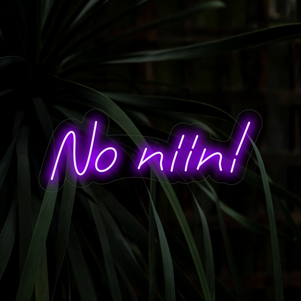 "No Niin! Neon Sign" é uma adição única e divertida, perfeita para espaços que apreciam um toque de charme finlandês. Ilumine com um toque nórdico único!