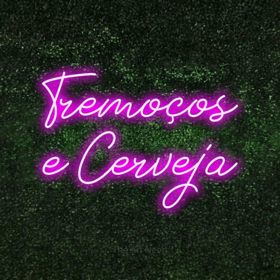 LED neon sign reading “Tremoços e Cerveja”, arranged in 2 lines.