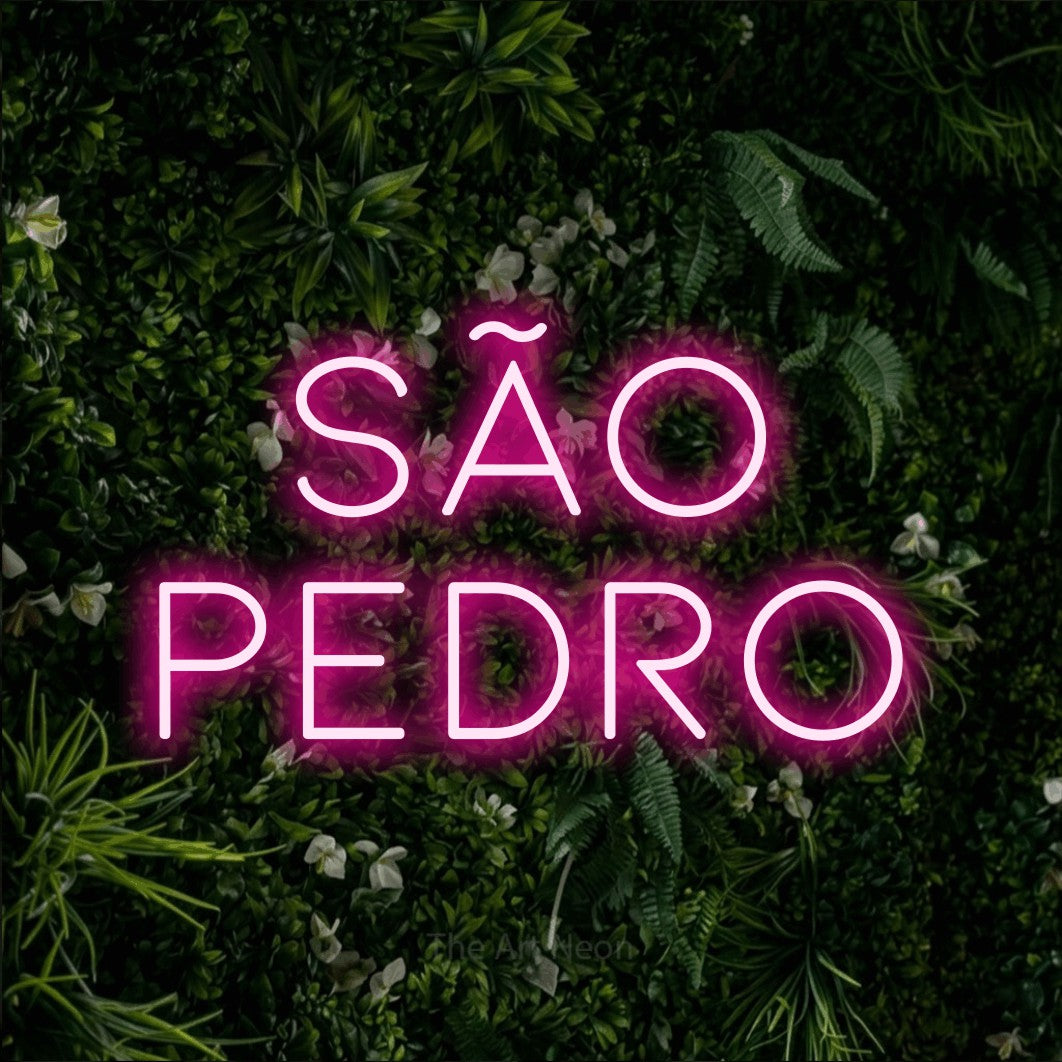 LED neon sign reading “são pedro”, arranged in 2 lines.