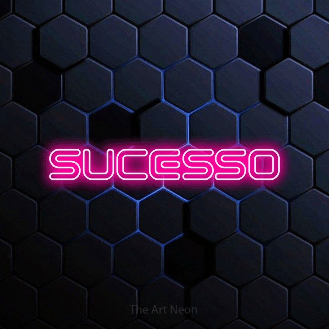 LED neon sign reading “SUCESSO”, arranged in a single line.