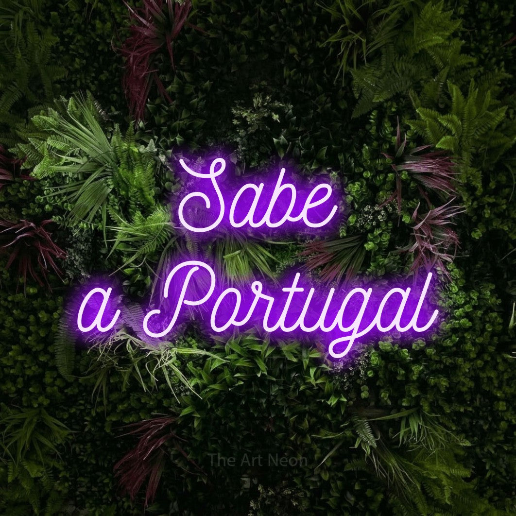 LED neon sign reading “Sabe a Portugal”, arranged in 2 lines.