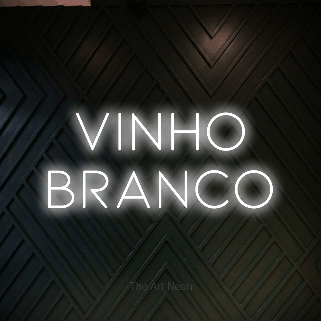 LED neon sign reading “Vinho Branco”, arranged in 2 lines.