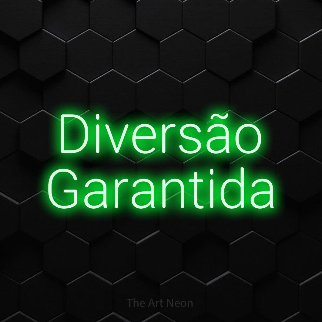 LED neon sign reading “Diversão Garantida”, arranged in 2 lines.