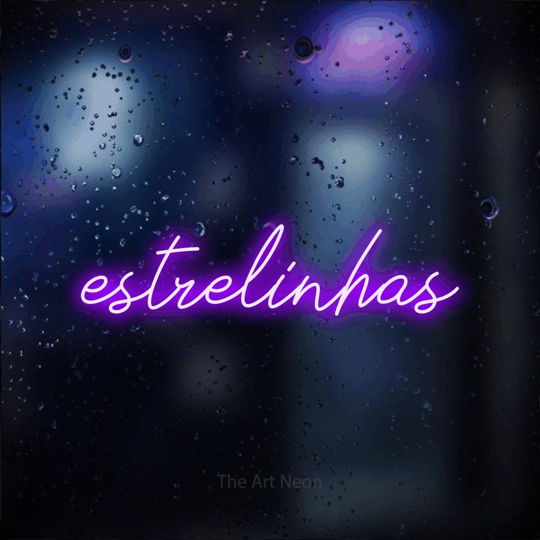 LED neon sign reading “estrelinhas”, arranged in a single line.