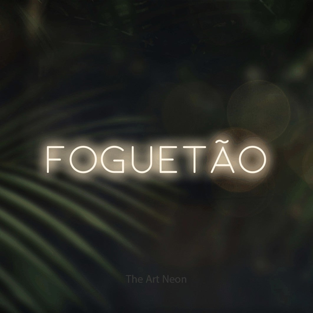 LED neon sign reading “foguetão”, arranged in a single line.