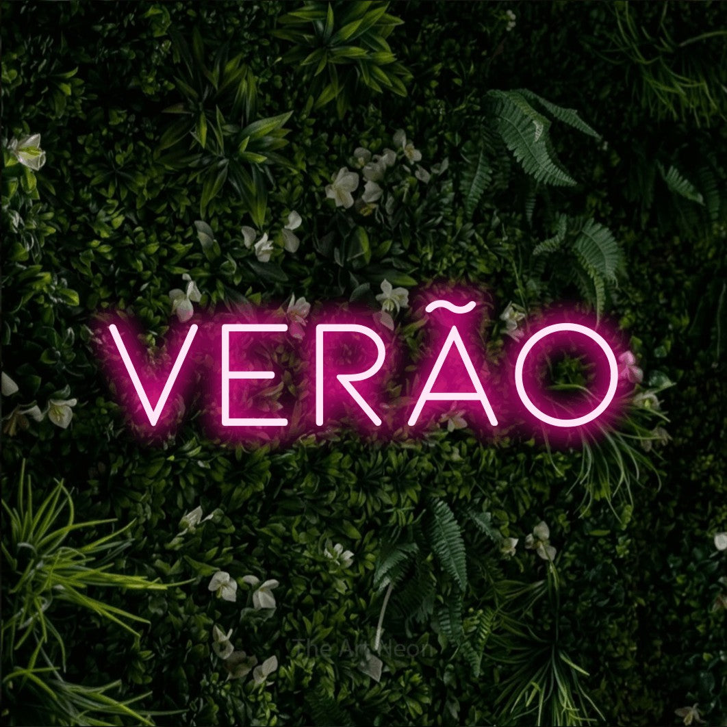 LED neon sign reading “Verão”, arranged in a single line.