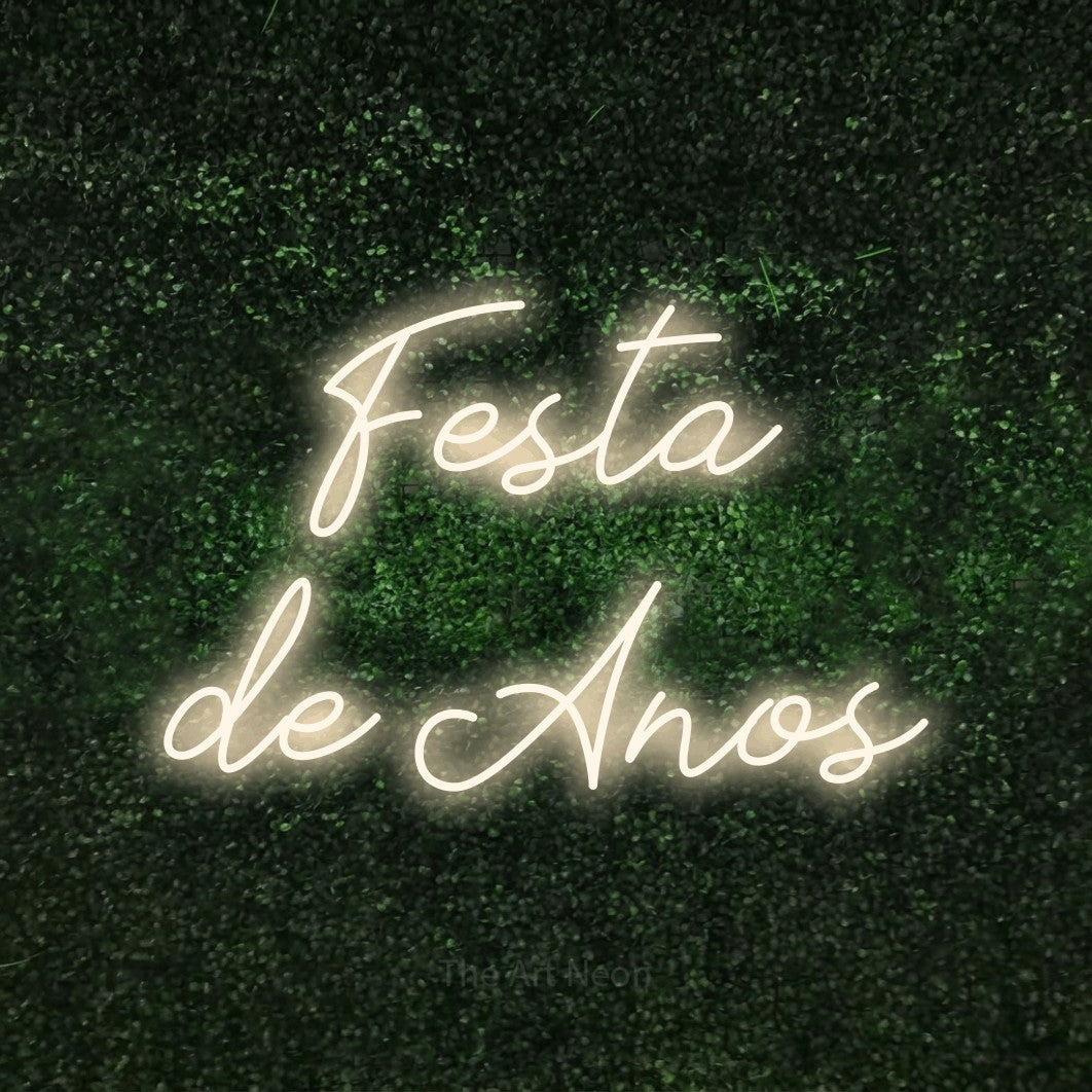 LED neon sign reading “Festa de Anos”, arranged in 2 lines.