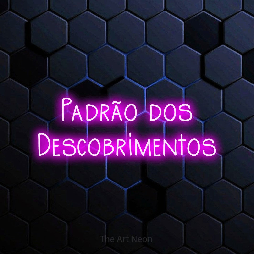 LED neon sign reading “Padrão dos Descobrimentos”, arranged in 2 lines.