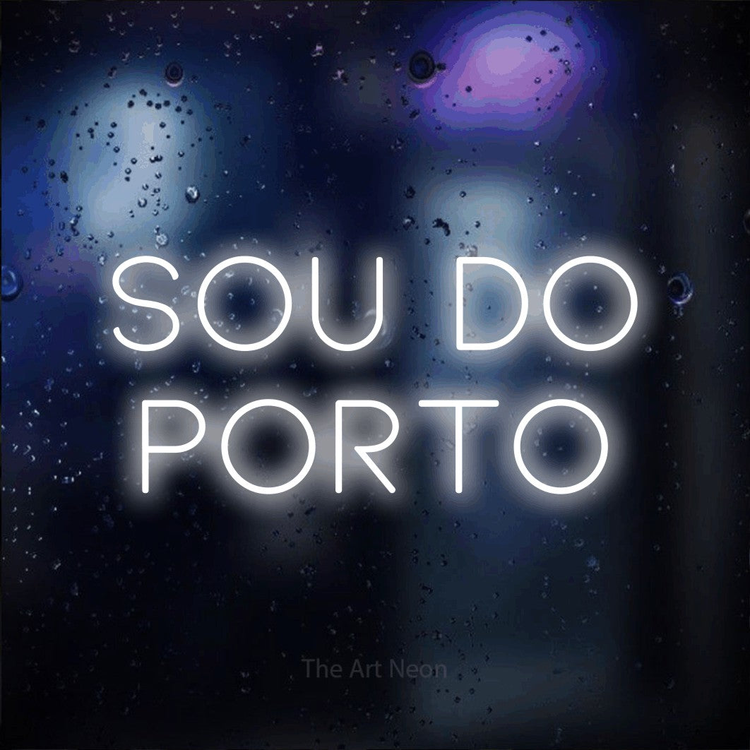 LED neon sign reading “sou do porto”, arranged in 2 lines.