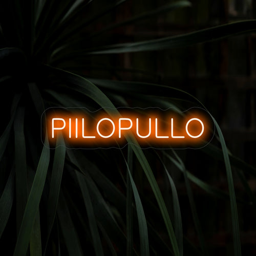 O "Placa Neon Pillopullo" é um acessório lúdico e único, perfeito para espaços que abraçam uma atmosfera leve e descontraída. Ilumine com o charme e a diversão finlandeses!