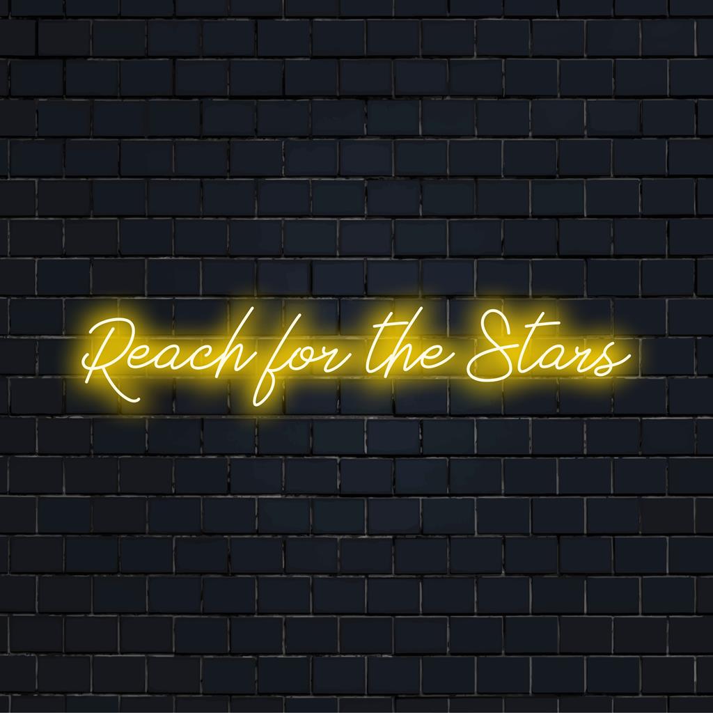 Placa de LED neon personalizada com a frase "Reach For The Stars", perfeita para dar um brilho único a qualquer ambiente ou espaço.