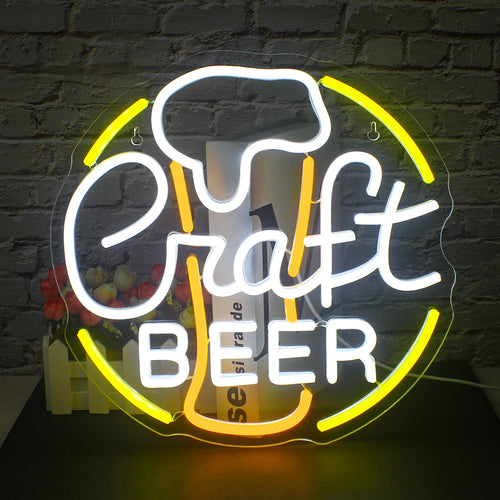 Um vibrante letreiro de LED neon para cerveja artesanal com letras ousadas e estilizadas em tons de amarelo quente e branco frio.