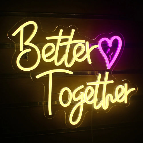 A imagem exibe um letreiro de LED neon vívido e chamativo em formato de coração.