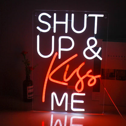 Placa de LED "Shut Up Kiss Me" 5V USB - Econômica