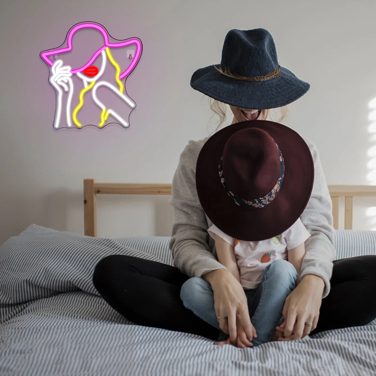 Mulher com chapéu de cowboy – letreiro de néon LED (5 V USB)