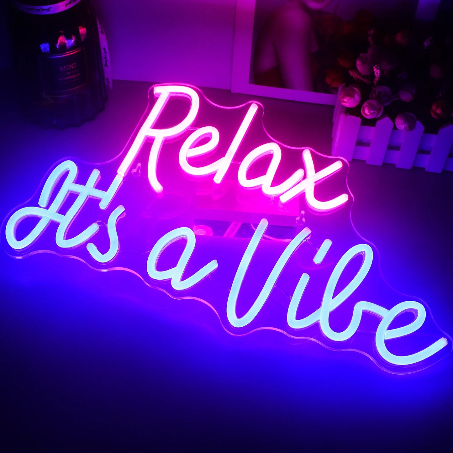 Letreiro de LED "Relax It's a Vibe" 5V USB - Econômico