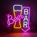 Uma vibrante placa de LED neon exibindo a palavra "Beer Bar" em letras maiúsculas e em negrito.
