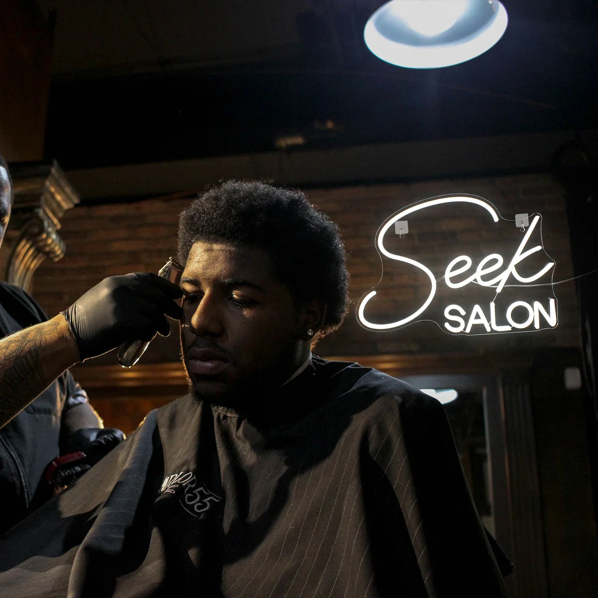 Seek SALON – reclame luminoso em néon LED (5 V USB)