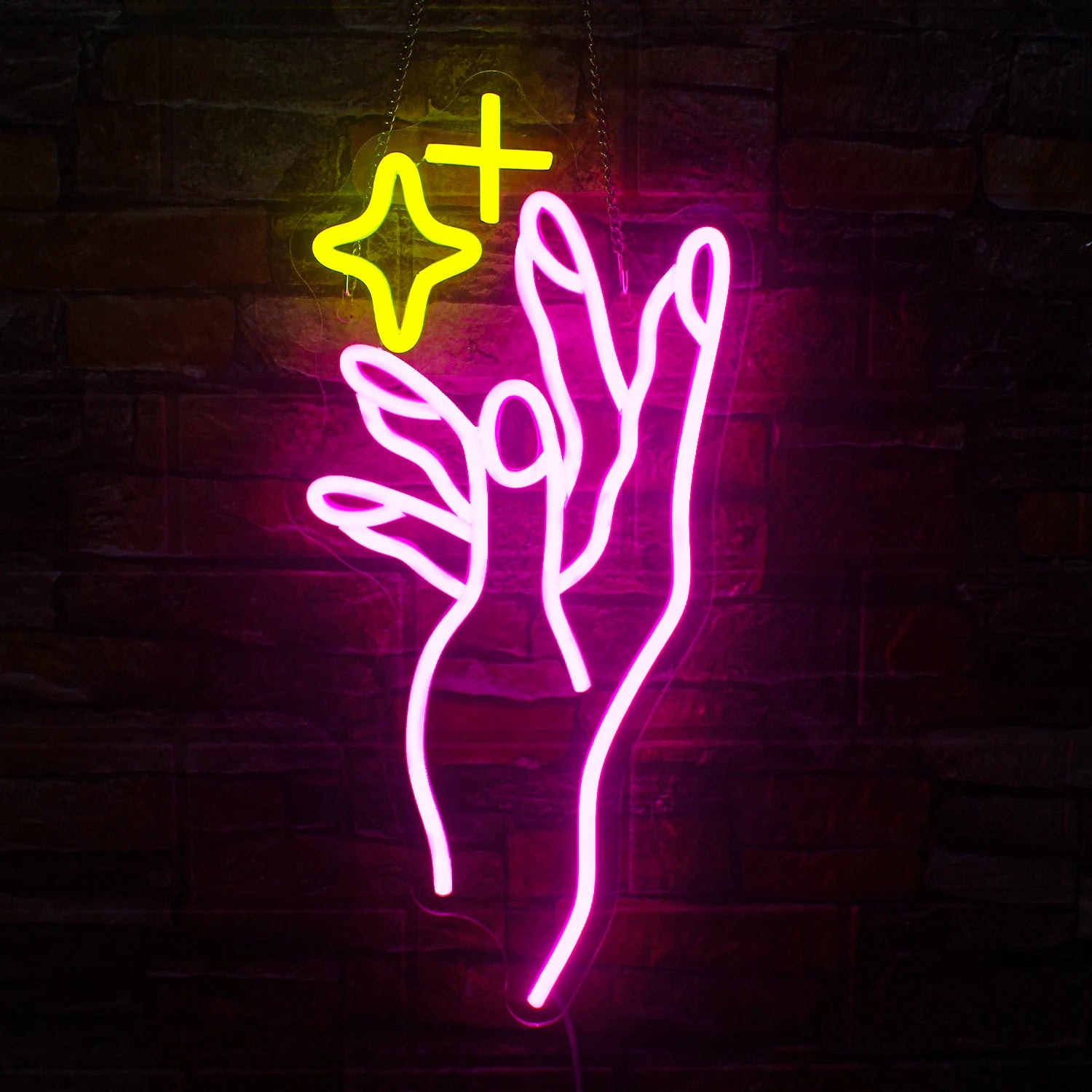 A imagem mostra um letreiro de LED neon amarelo vibrante no formato de uma estrela de cinco pontas.