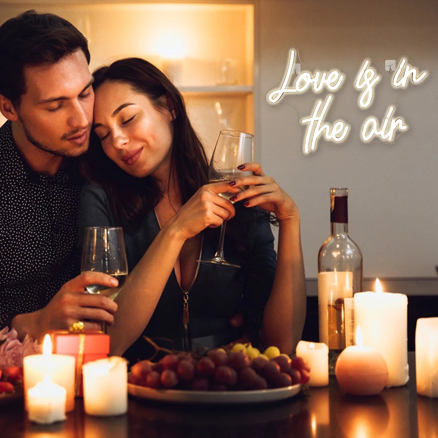Letreiro de LED "Love is in the Air" 5V USB - Econômico