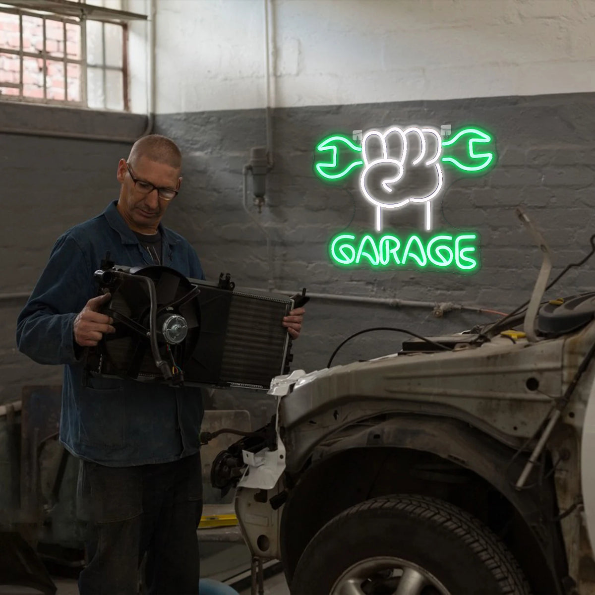 GARAGE – Mão com chave de porcas – letreiro de néon LED (5 V USB)