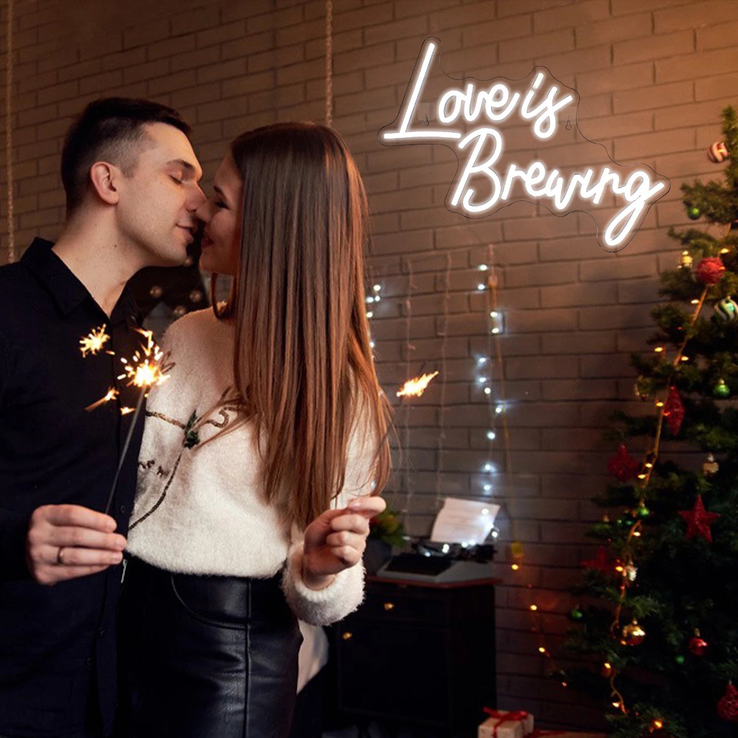 Letreiro de LED "Love is Breaking" 5V USB - Econômico