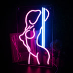 Esta imagem mostra uma vibrante placa de LED neon que diz "Garotas Sexy" em letras cursivas em negrito.